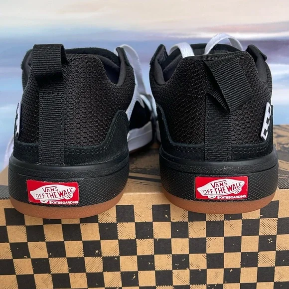 Vans Men’s ZahbaBlack/WhiteVN0007QQBA2Sneakers